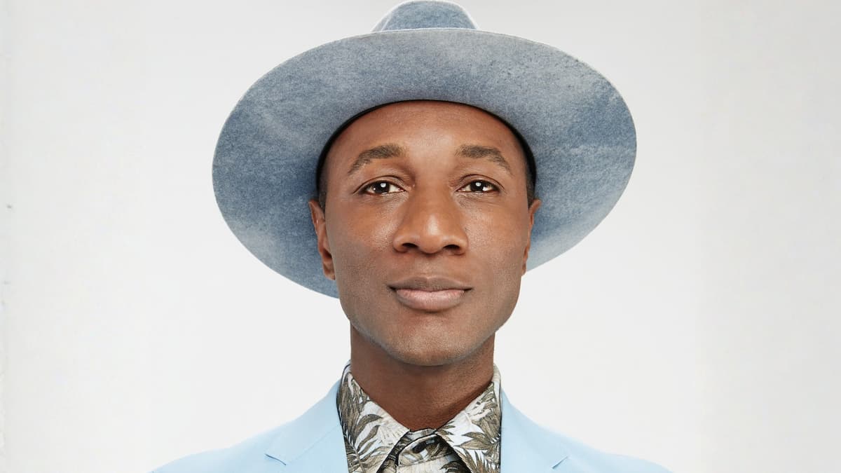 Night at The Barracks - Aloe Blacc