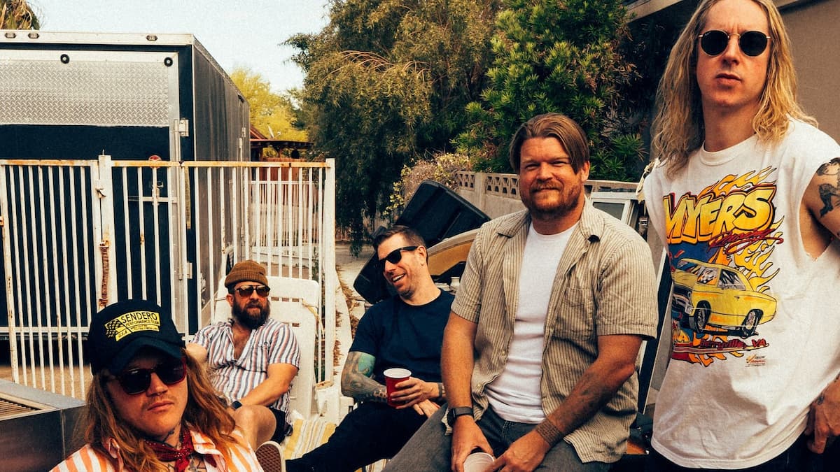 UNDEROATH: THE VAN TOUR TO VANS WARPED TOUR