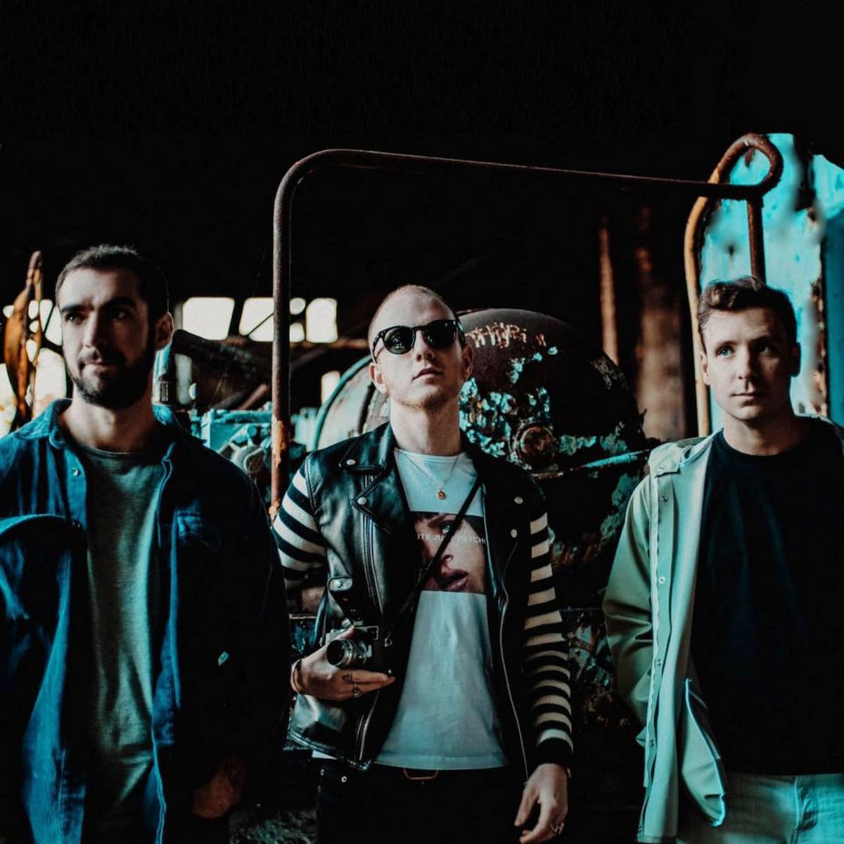Two Door Cinema Club – Tourist History 15th Anniversary