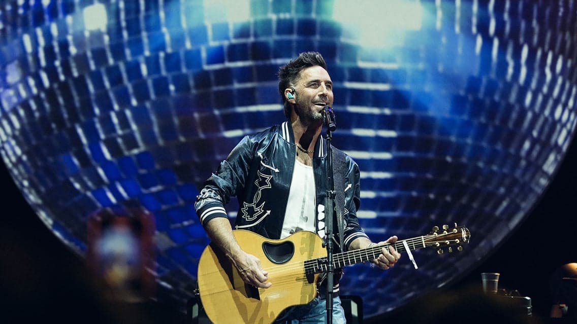 Jake Owen w/ Thelma & James