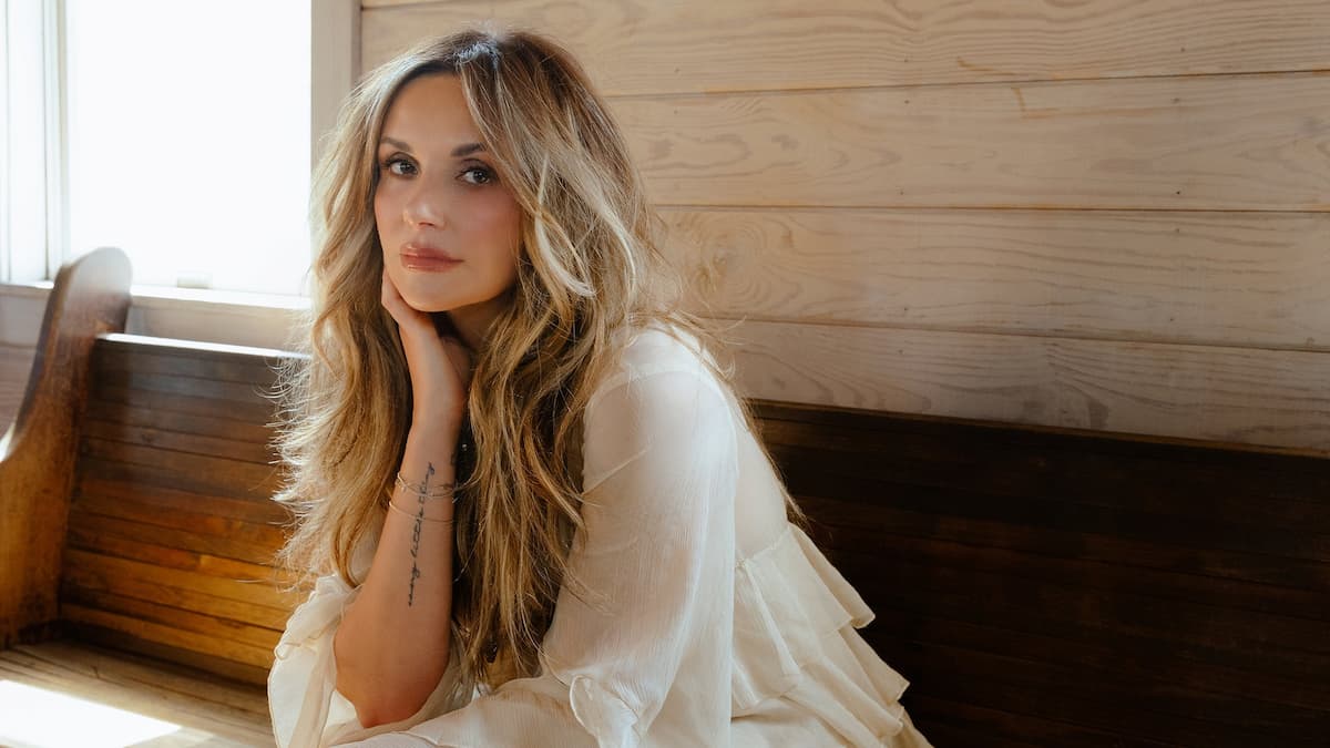 Carly Pearce w/ Belle Frantz