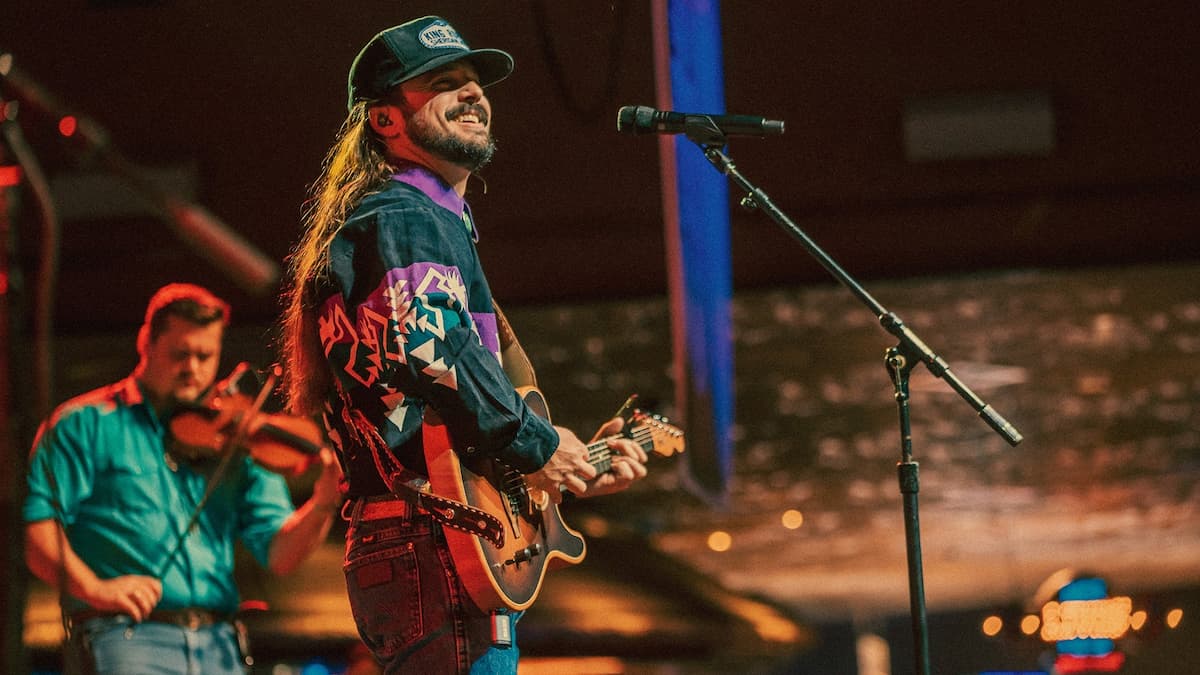 Coors Light Hot Country Nights: Ian Munsick