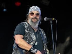 Steve Earle & The Dukes