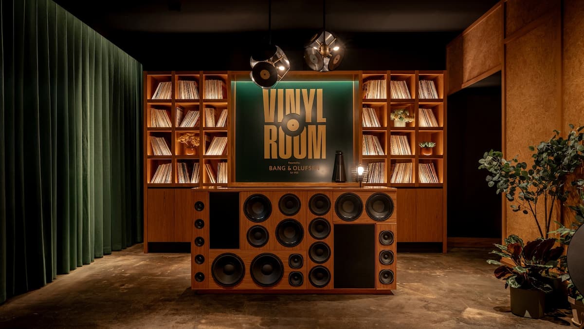 Niall Horan: Dinner Party Live On Tour | Vinyl Room Package