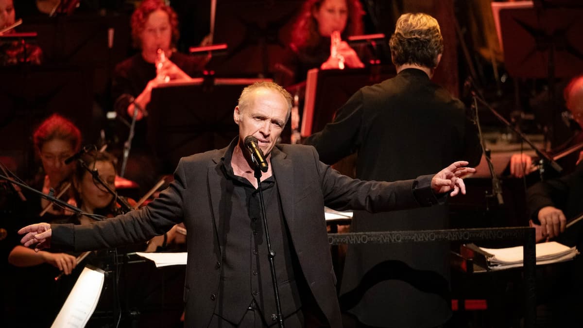 Stef Bos met groot orkest (Olv Dirk Brossé)