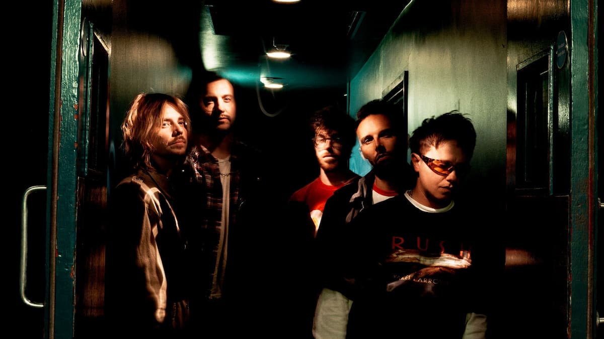 Nothing But Thieves - The Stray Dogs World Tour