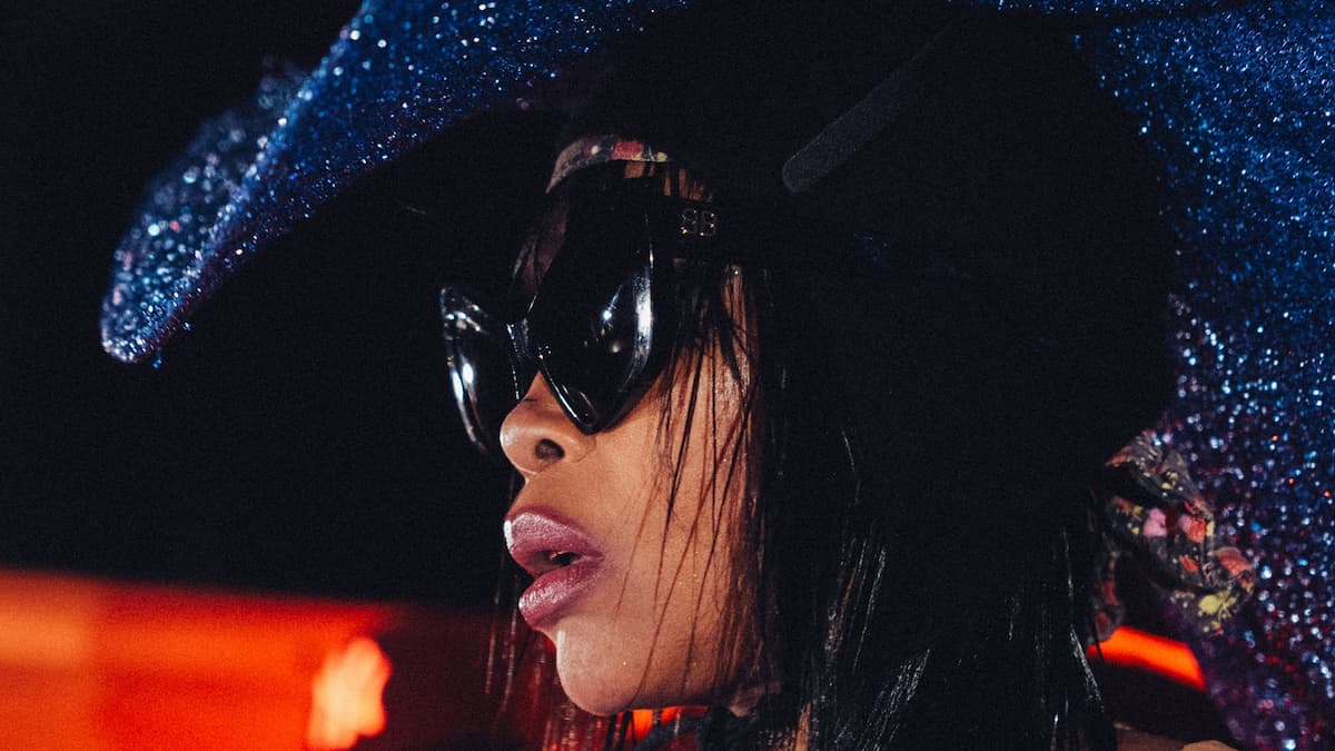 Erykah Badu w/ DJ Pee .Wee