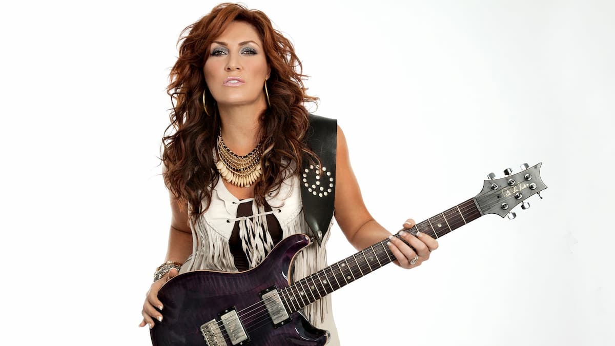 Jo Dee Messina w/ The Bennett Hall Band