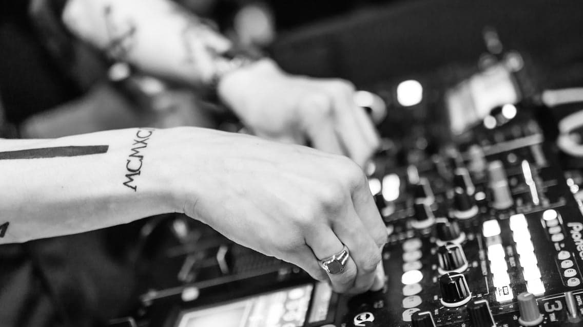 DJ Ez