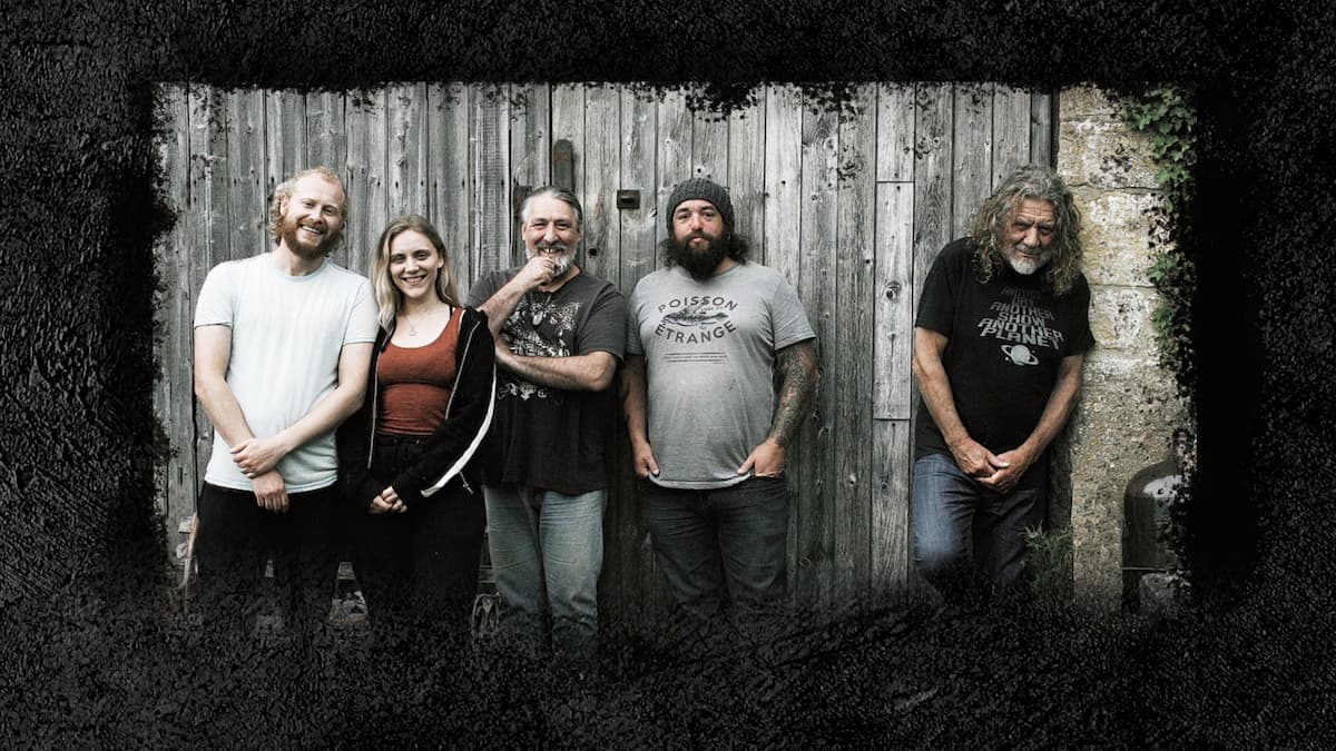 Robert Plant presents Saving Grace